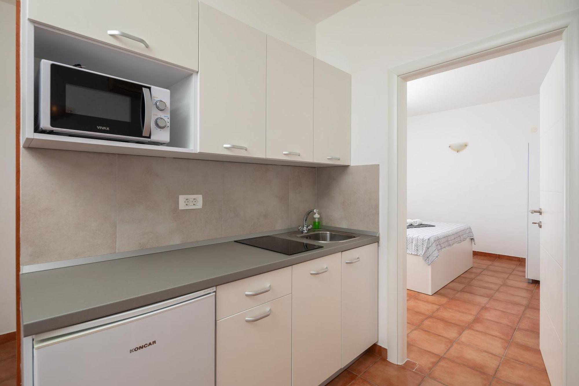 Adriatic Blue Apartments Локва-Рогозница Экстерьер фото